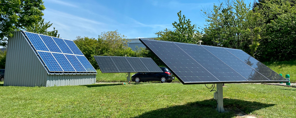 Panneau solaire sur le site de l'Université de Haute-Alsace, qui travaille sur les batteries seconde-vie et l'autoconsommation pour le projet ASIMUTE